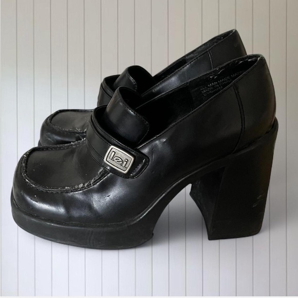SOLD Vintage 90s Y2K LEI Faux Leather Loafer Chunky Heels - Picture 2 of 8